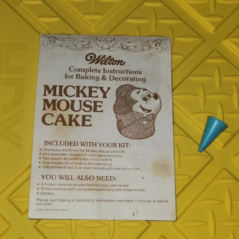 Wilton Mickey Mouse Cake Decorating Kit - Blue and Black